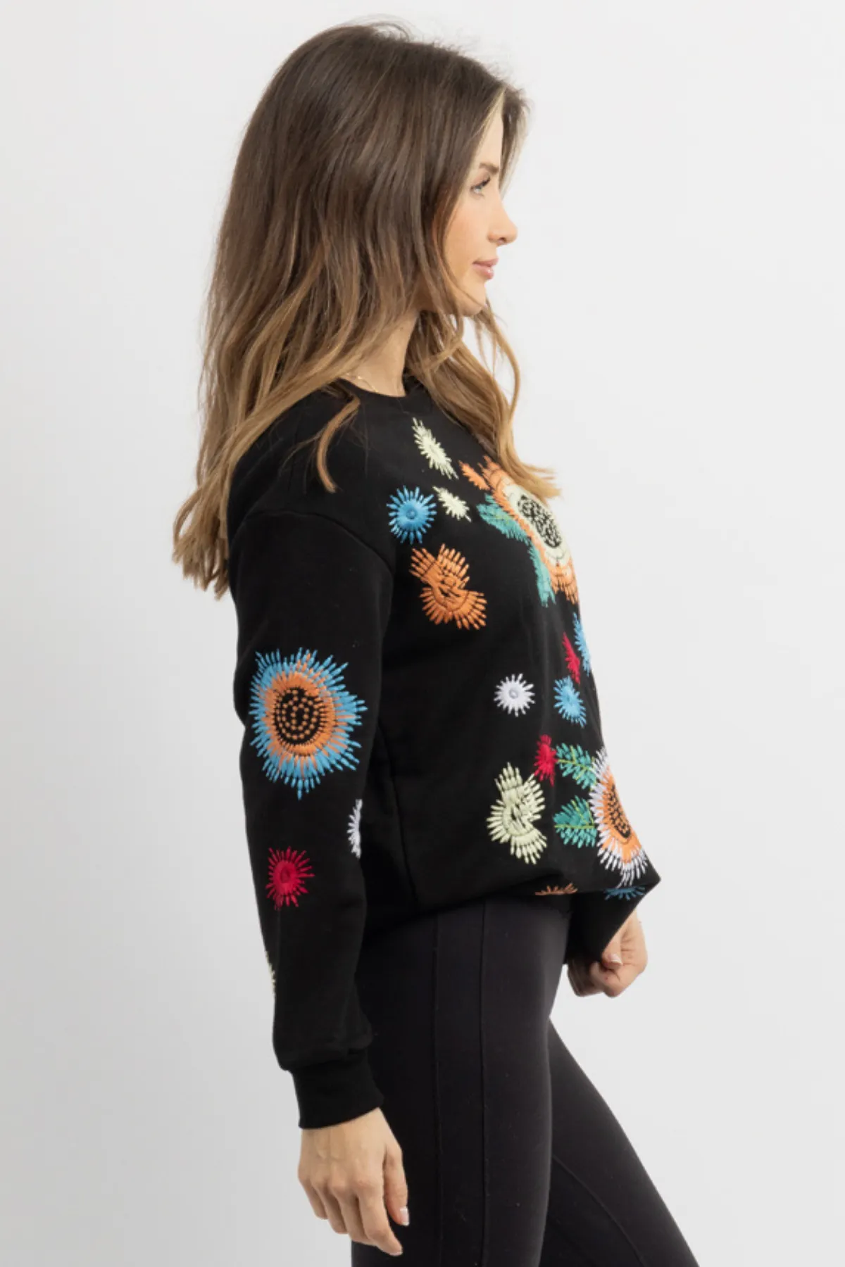 MESILLA EMBROIDERED PULLOVER