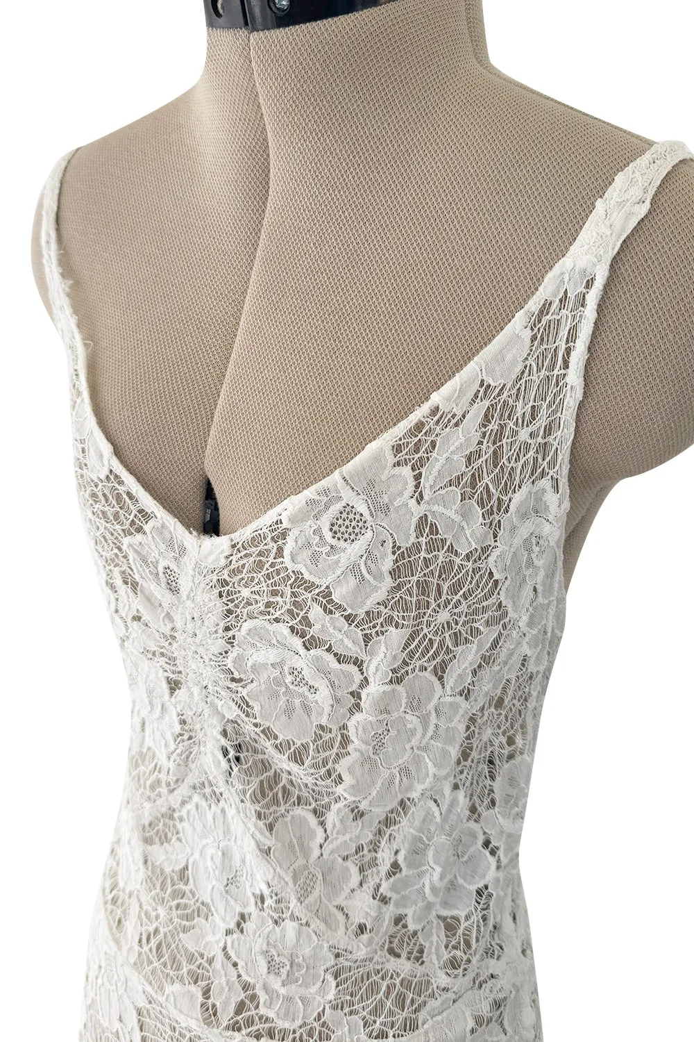 Romantic 1930s Unlabeled Intricate White Lace Unlined Dress w Flared Full Lower Skirting