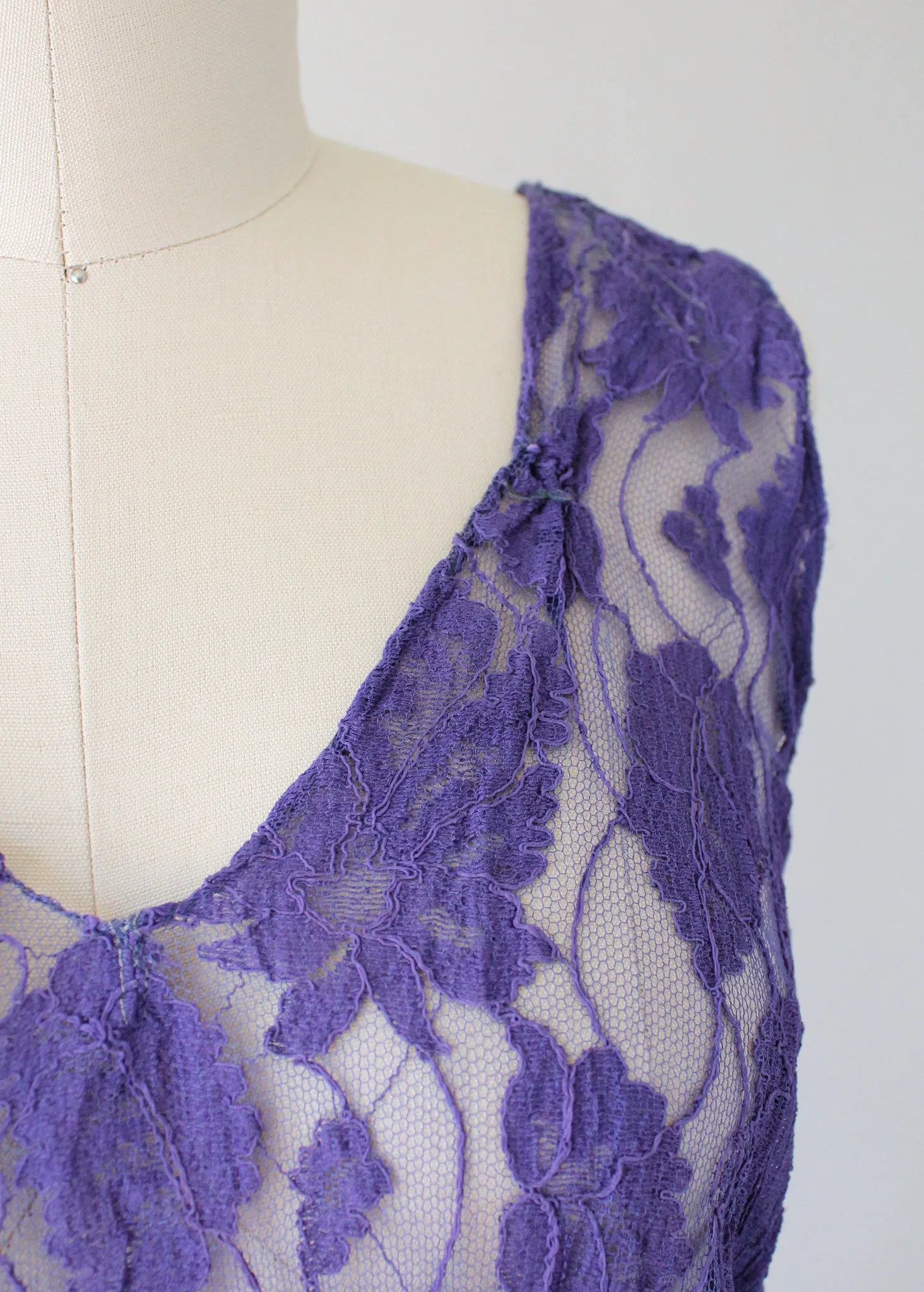 Vintage 1930s Purple Lace Evening Dress